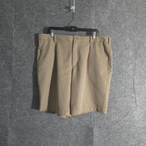 Nike Golf Shorts Mens 38 Beige Pleated Khaki Golfing Casual Walking Performances - Picture 1 of 13